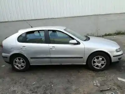 Здавання транспортного засобу seat leon (1m1) 1.6 16 v року 2000 потужний aus