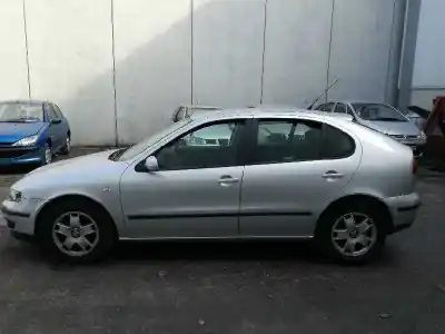 Здавання транспортного засобу seat leon (1m1) 1.6 16 v року 2000 потужний aus