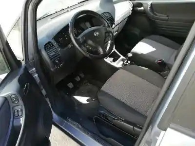 Здавання транспортного засобу opel zafira a y22dtr року 2005 потужний y22dtr