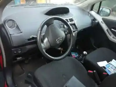 Sloopvoertuig toyota yaris (ksp9/scp9/nlp9) 1nr van het jaar 2011 aangedreven 1nr