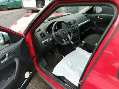 Здавання транспортного засобу skoda yeti (5l) (2009) cyvb року 2015 потужний cyvb