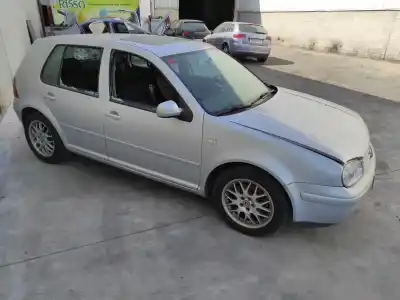 Veículo de Sucata volkswagen golf iv berlina (1j1) ajm do ano 2000 alimentado ajm