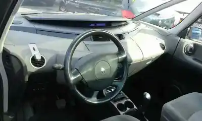 Здавання транспортного засобу renault espace iv (jk0) p9xa7 року 2003 потужний p9xa7