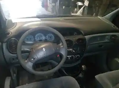 Здавання транспортного засобу renault megane i scenic (ja0) f8q року 1997 потужний f8q
