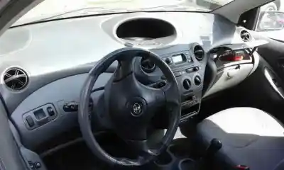 Sloopvoertuig TOYOTA YARIS (NCP1/NLP1/SCP1) 1SZFE van het jaar 2000 aangedreven 1SZFE