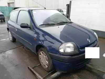 Veicolo di demolizione renault clio ii fase i (b/cb0) d7fd7 dell'anno 2000 alimentato d7fd7