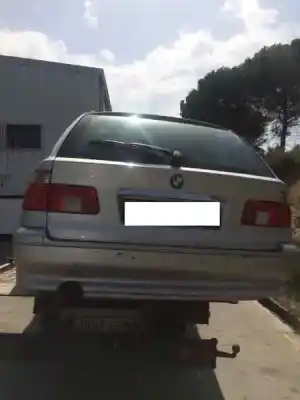 Véhicule à la ferraille bmw 5 touring (e39) 525 d de l'année 2002 alimenté 256d1