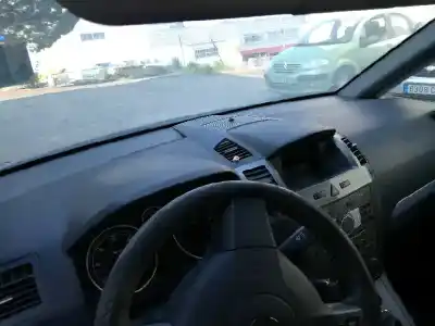 Здавання транспортного засобу opel zafira b d-z19dt року 2006 потужний z19dt
