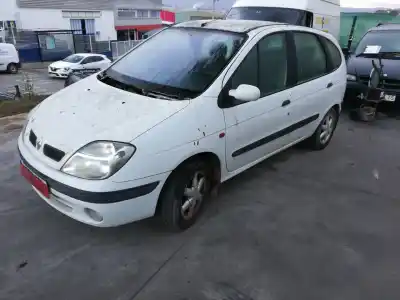 Scrapping Vehicle renault scenic i (ja...) f8q57 of the year 2000 powered f8q57