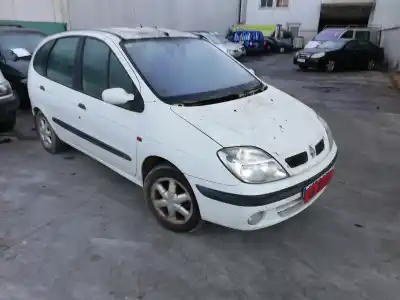 Scrapping Vehicle renault scenic i (ja...) f8q57 of the year 2000 powered f8q57