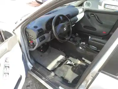Здавання транспортного засобу seat toledo ii (1m2) 2.3 v5 року 1999 потужний agz
