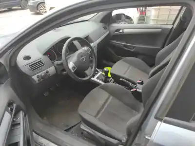 Veicolo di demolizione opel astra h berlina cosmo dell'anno 2006 alimentato z17dth