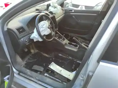 Sloopvoertuig volkswagen golf v berlina (1k1) highline van het jaar 2006 aangedreven bmm