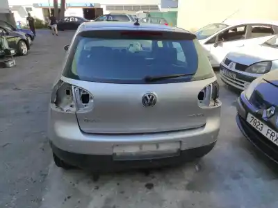 Sloopvoertuig volkswagen golf v berlina (1k1) highline van het jaar 2006 aangedreven bmm