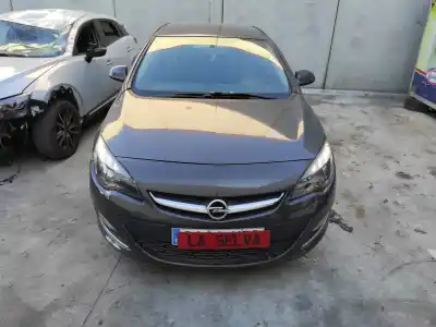 Véhicule à la ferraille opel astra j sedán 1.7 cdti (69) de l'année 2013 alimenté a17dts
