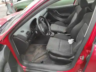 Здавання транспортного засобу seat leon (1m1) azd m.b. року 2002 потужний azd