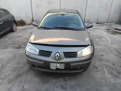 Veicolo di demolizione RENAULT MEGANE II BERLINA 5P Confort Authentique dell'anno 2003 alimentato F9Q800