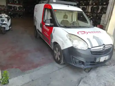 Veículo de Sucata opel combo d 263a2000 do ano 2015 alimentado 263a2000