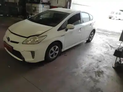 Здавання транспортного засобу toyota prius (_w3_) 1.8 plug-in hybrid (zvw30) року 2012 потужний 2zr