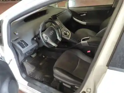 Здавання транспортного засобу toyota prius (_w3_) 1.8 plug-in hybrid (zvw30) року 2012 потужний 2zr