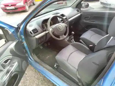 Здавання транспортного засобу renault clio ii fase ii (b/cb0) k4j710 року 2003 потужний k4j710