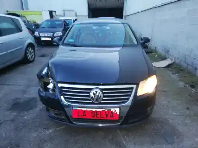 Vehículo de desguace VOLKSWAGEN PASSAT BERLINA (3C2)  del año 2005 con motor BKP