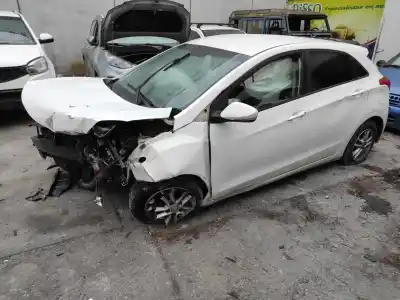 Veículo de Sucata hyundai i30 (gd) g4fa do ano 2013 alimentado g4fa