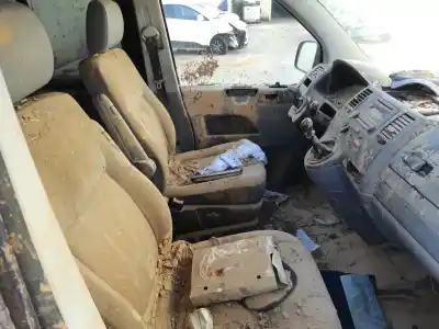 Здавання транспортного засобу volkswagen t5 transporter furgón/combi (7h) bnz року 2007 потужний bnz