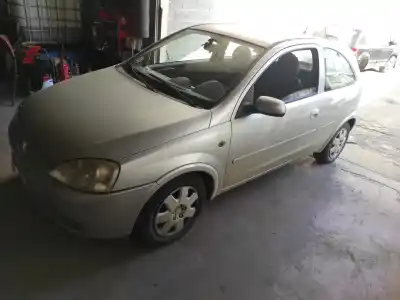Здавання транспортного засобу opel corsa c g-z12xe року 2001 потужний z12xe