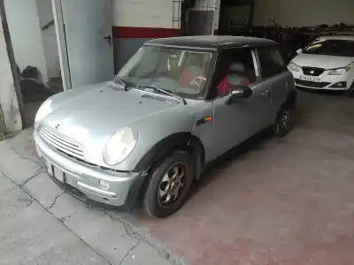 Scrapping Vehicle mini mini (r50,r53) g-w10b16a of the year 2002 powered w10b16a