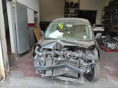 Veículo de Sucata renault kangoo ii (f/kw0) k9k802 do ano 2011 alimentado k9k802