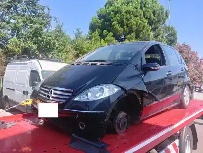 Утилизация автомобиля MERCEDES CLASE A (W169)  года 2004 питание 640940