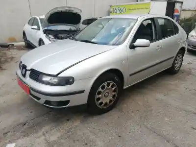 Vehículo de desguace SEAT LEON (1M1)  del año 2001 con motor AZD