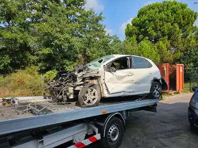 Véhicule à la ferraille VOLKSWAGEN POLO V (6R1, 6C1)  de l'année 2013 alimenté CAYB
