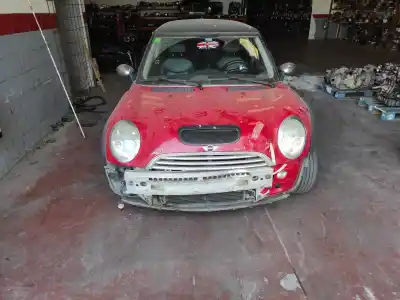 Véhicule à la ferraille MINI MINI (R50,R53)  de l'année 2005 alimenté W11B16A