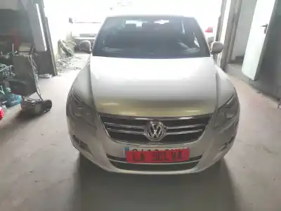 Veicolo di demolizione VOLKSWAGEN TIGUAN (5N1)  dell'anno 2010 alimentato CBBB