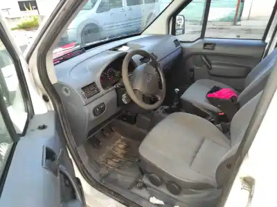 Veicolo di demolizione ford tourneo connect (tc7) r3pa dell'anno 2002 alimentato r3pa
