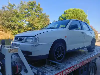 Vehículo de desguace SEAT IBIZA II (6K1)  del año 1998 con motor AHU