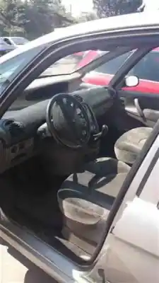 Véhicule à la ferraille CITROEN XSARA PICASSO (N68)  de l'année 2001 alimenté 6FZ