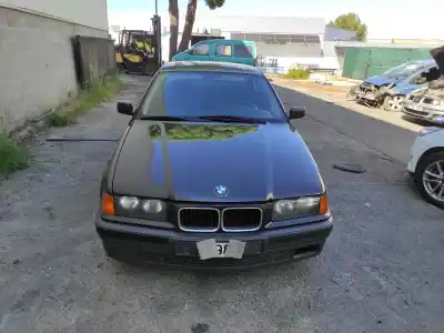 Véhicule à la ferraille BMW 3 (E36)  de l'année 1992 alimenté 184E1