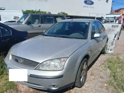 Véhicule à la ferraille FORD MONDEO BERLINA (GE)  de l'année 2002 alimenté FMBA