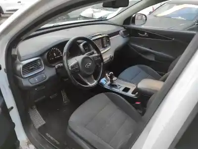 Здавання транспортного засобу kia sorento (um) d4hb року 2015 потужний d4hb