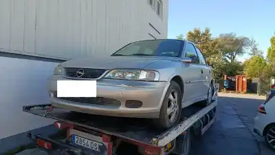 Здавання транспортного засобу OPEL VECTRA B BERLINA  року 2000 потужний Z16XE