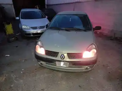 Scrapping Vehicle renault clio ii fase i (b/cb0) d7f720 of the year 2002 powered d7f720