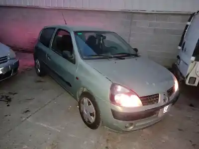 Scrapping Vehicle renault clio ii fase i (b/cb0) d7f720 of the year 2002 powered d7f720