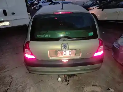 Scrapping Vehicle renault clio ii fase i (b/cb0) d7f720 of the year 2002 powered d7f720