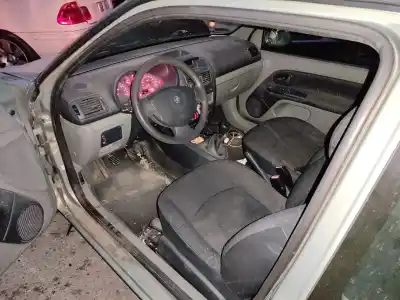 Scrapping Vehicle renault clio ii fase i (b/cb0) d7f720 of the year 2002 powered d7f720