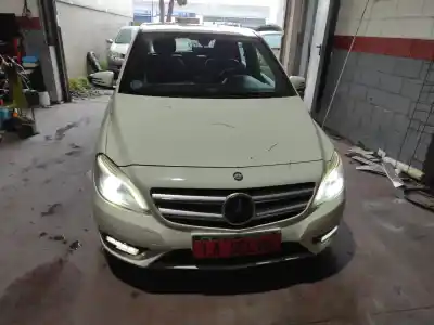 Veicolo di demolizione MERCEDES-BENZ CLASE B (BM 246)  dell'anno 2012 alimentato 270910