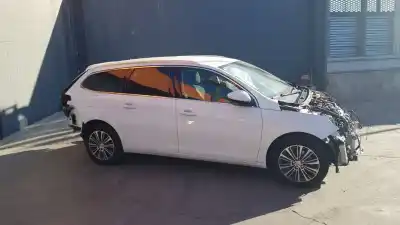 Здавання транспортного засобу PEUGEOT 308 SW II (LC_, LJ_, LR_, LX_, L4_) 1.5 BlueHDi 130 року 2021 потужний YH01