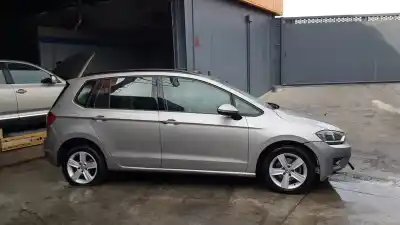 Véhicule à la ferraille volkswagen golf vii sportsvan 2.0 tdi de l'année 2014 alimenté crl